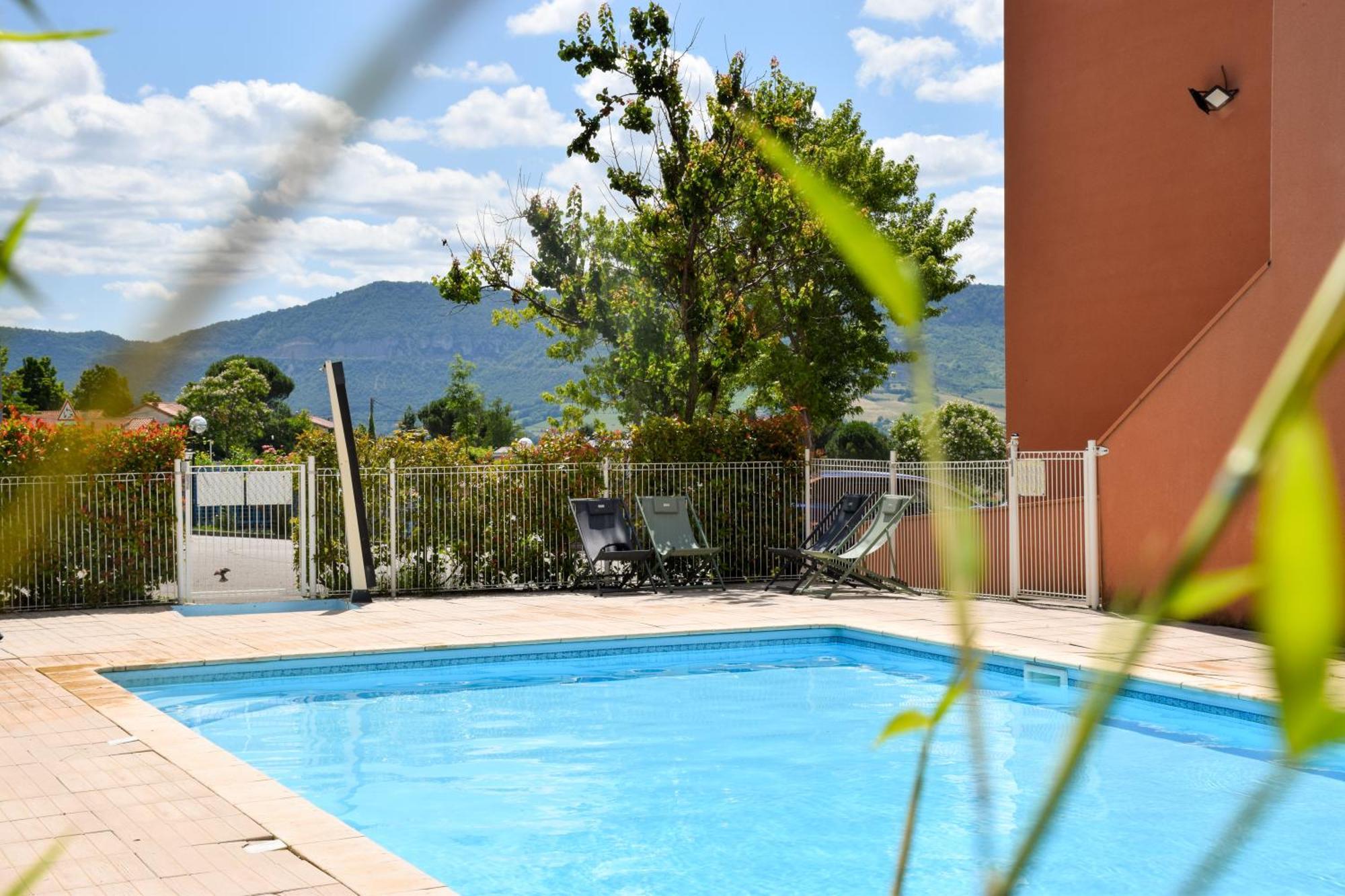 Ibis Budget Millau Viaduc Exterior foto